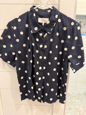 NWOT THE GREAT. Navy Blue Polka Dot Short-Sleeve Shirt - size 2